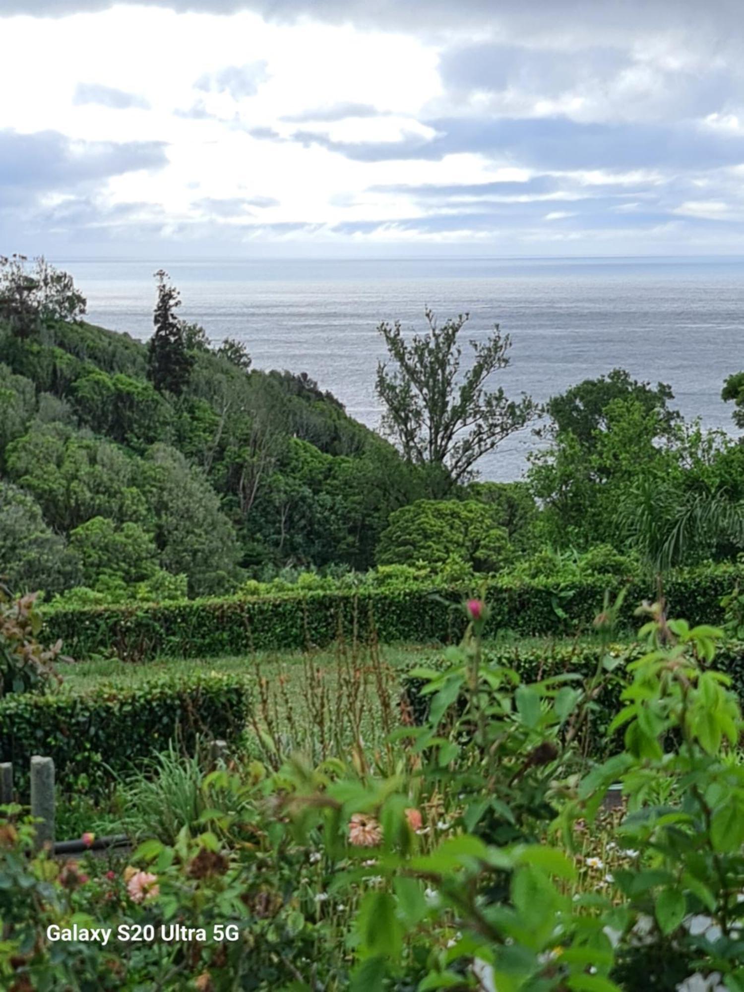 Отель Ap Luso Brasileiro Lajes das Flores Экстерьер фото